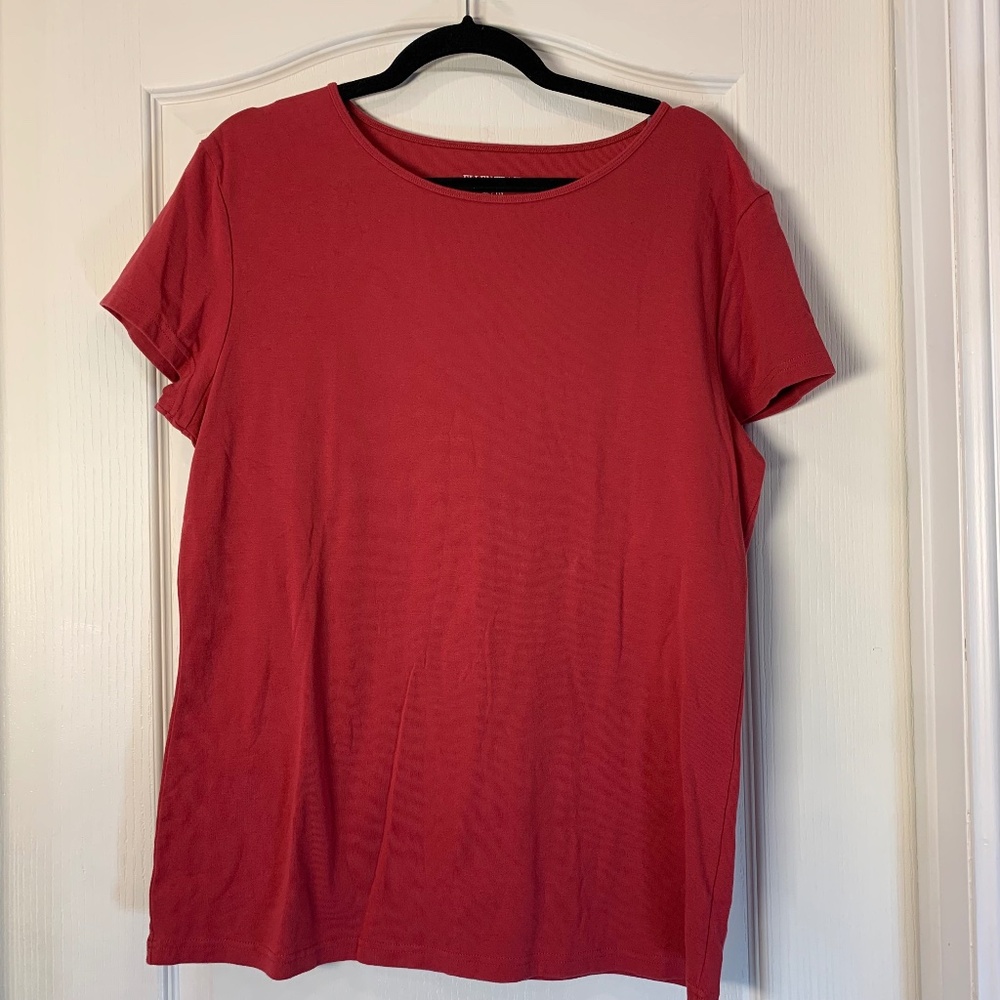 Ellen Tracy Company – Comfortable Essential Red T-Shirt (XL) Outdoor Casual
